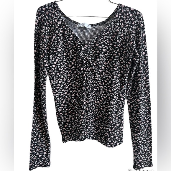 Hollister Black and White Floral Long Sleeve Top - Picture 5 of 11